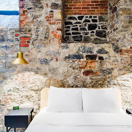 Апартаменты Les Lofts Notre-Dame - Par Les Lofts Vieux-Quebec Экстерьер фото